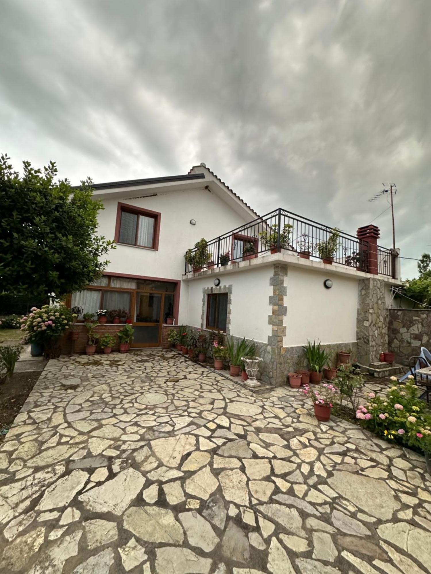 Villa Zefi Rrenc Papaj エクステリア 写真