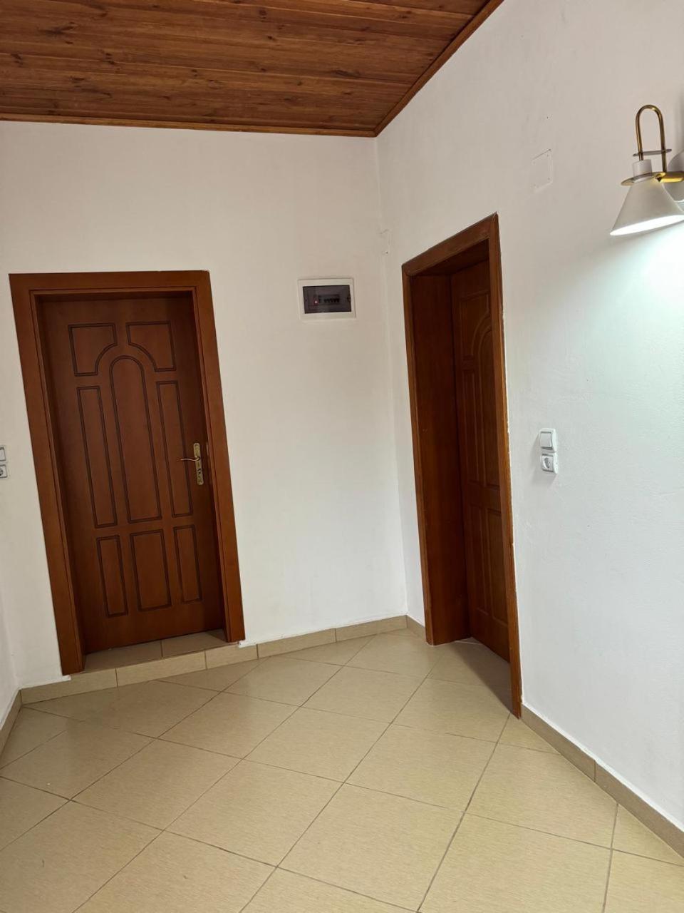 Villa Zefi Rrenc Papaj エクステリア 写真