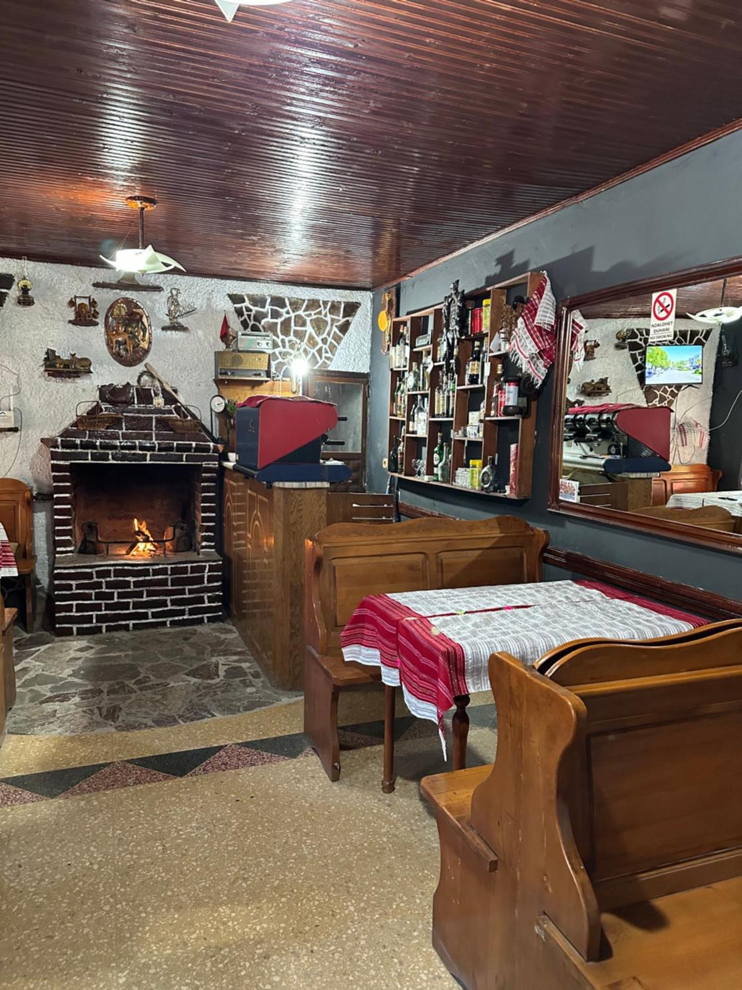 Villa Zefi Rrenc Papaj エクステリア 写真